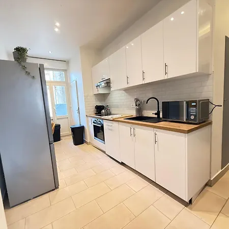 Spring Large Flat - 8p - 4 Bedrooms Apartman