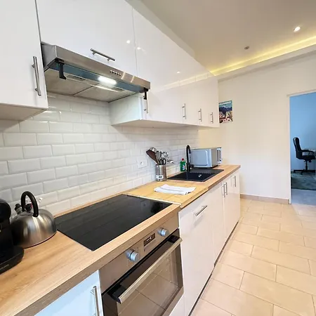 Spring Large Flat - 8p - 4 Bedrooms Apartman