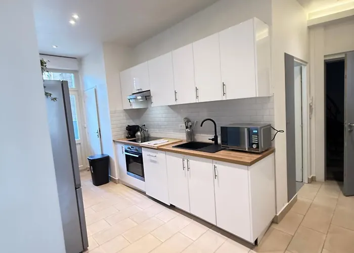 Spring Large Flat - 8p - 4 Bedrooms Apartment